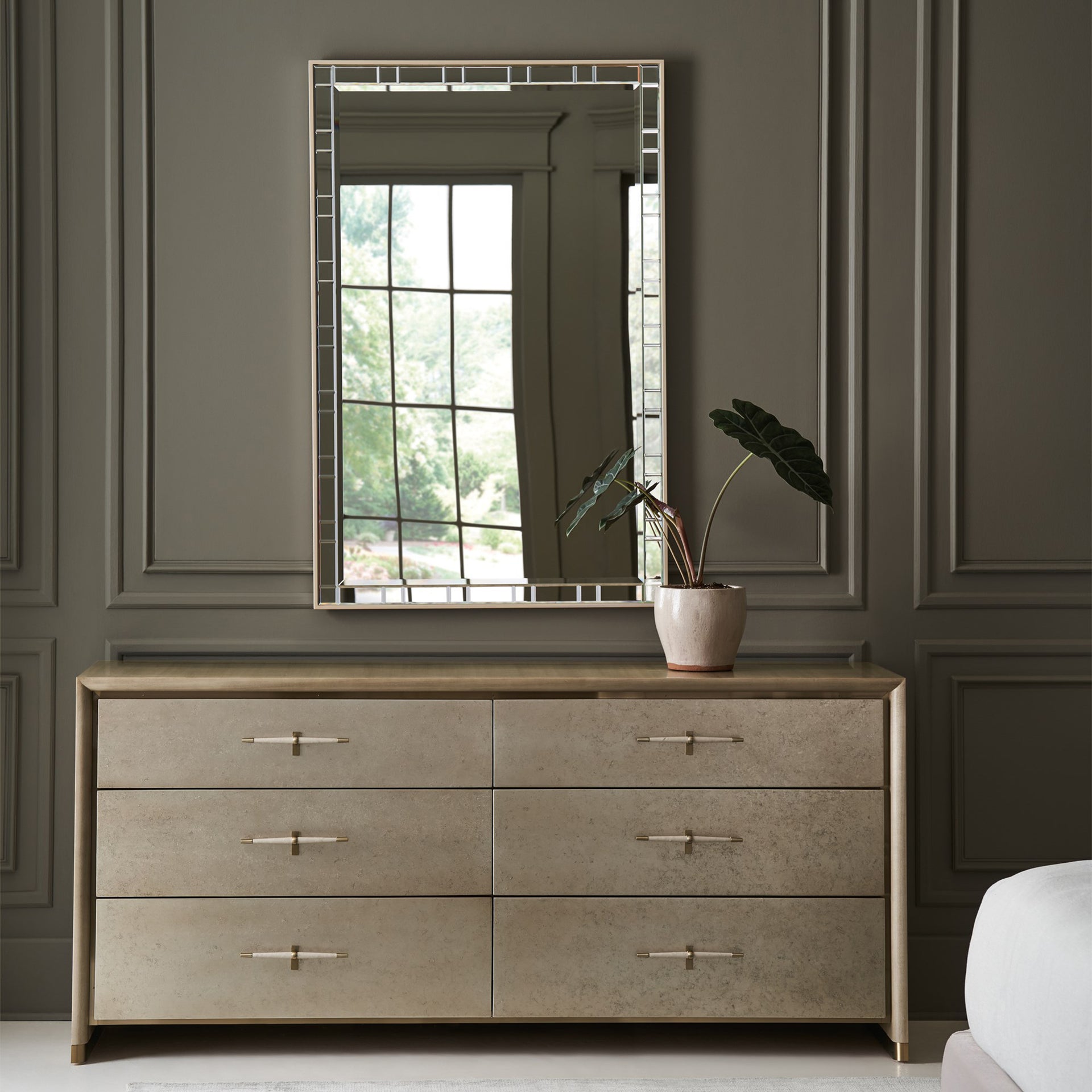HANG UP DRESSER