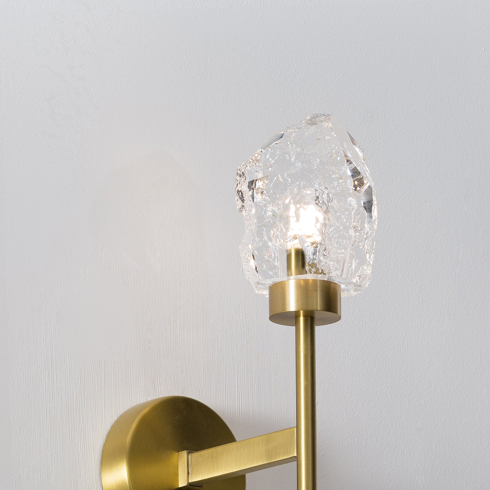 BEATRICE CRYSTAL WALL LAMP