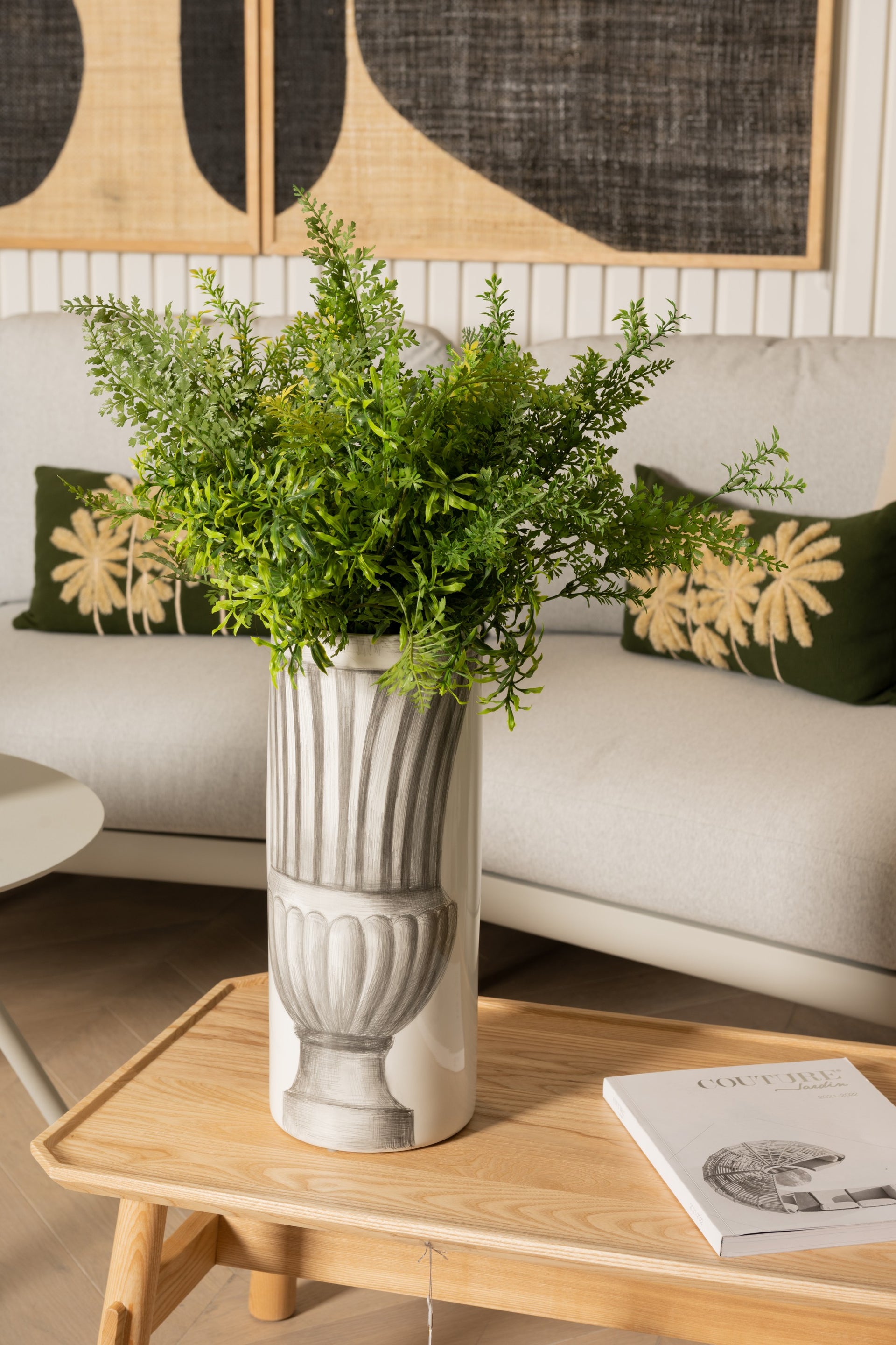 ARTA EPIFANIA MEDIO PORCELAIN VASE