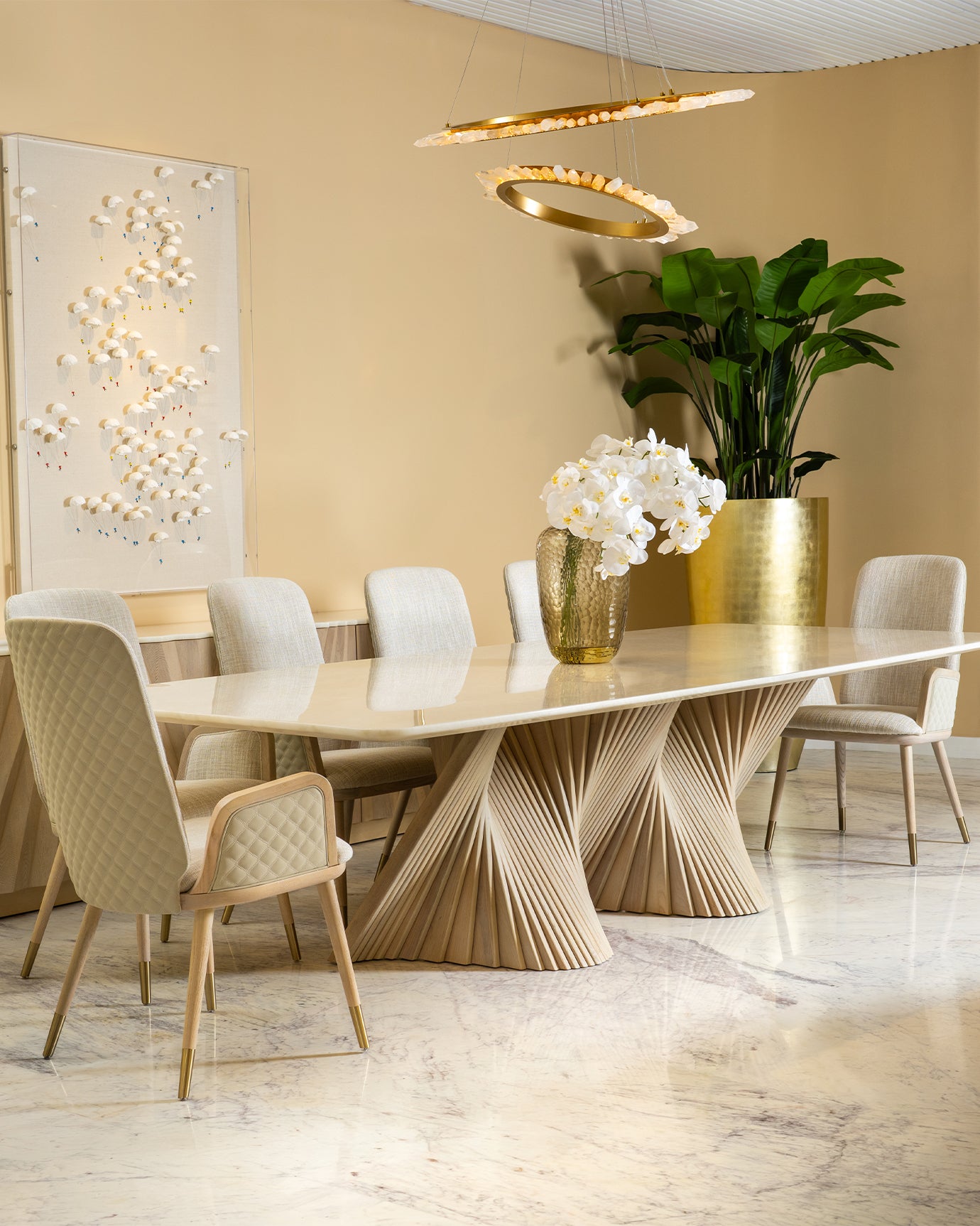 ELEGANZA DINING TABLE