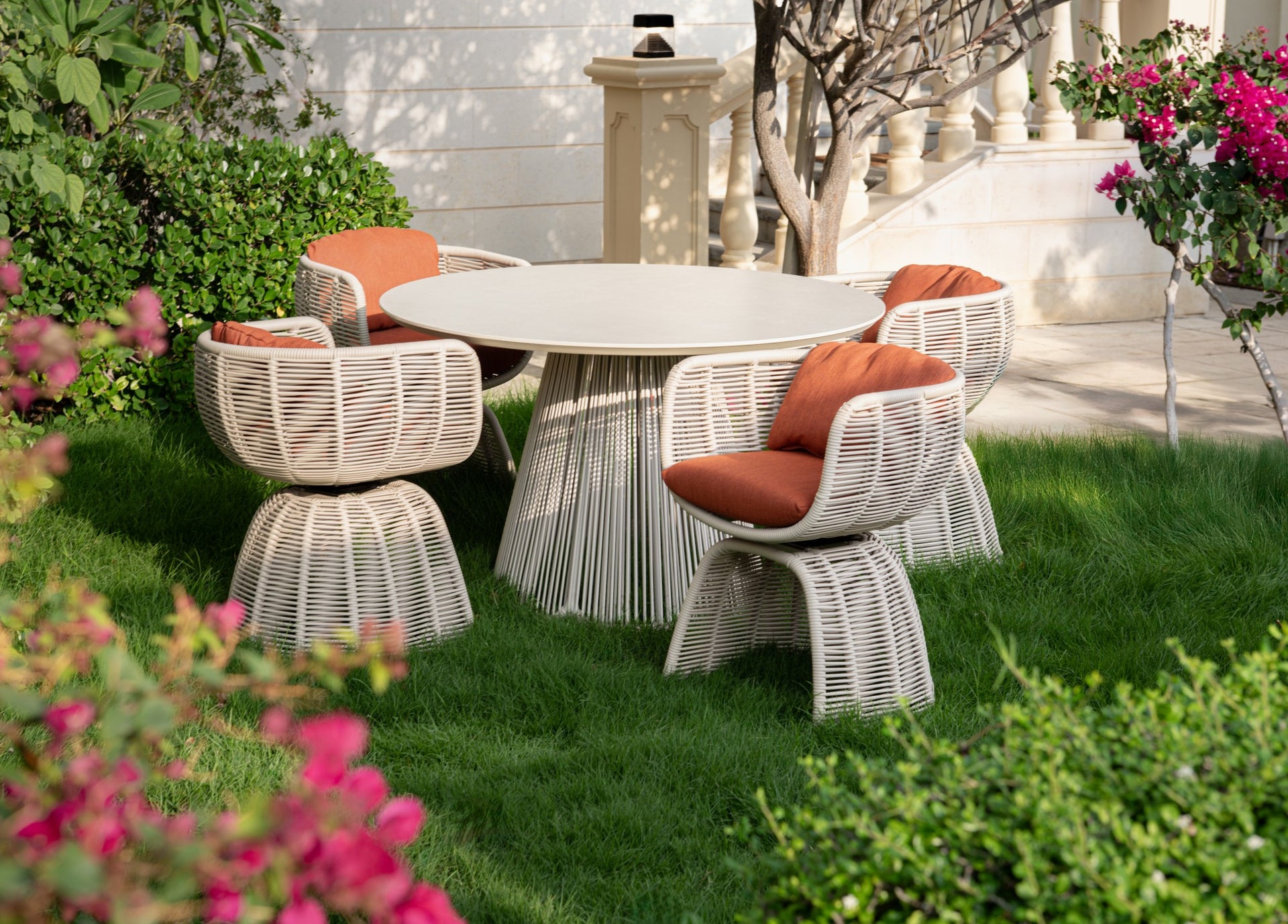 SPHERE DINING TABLE