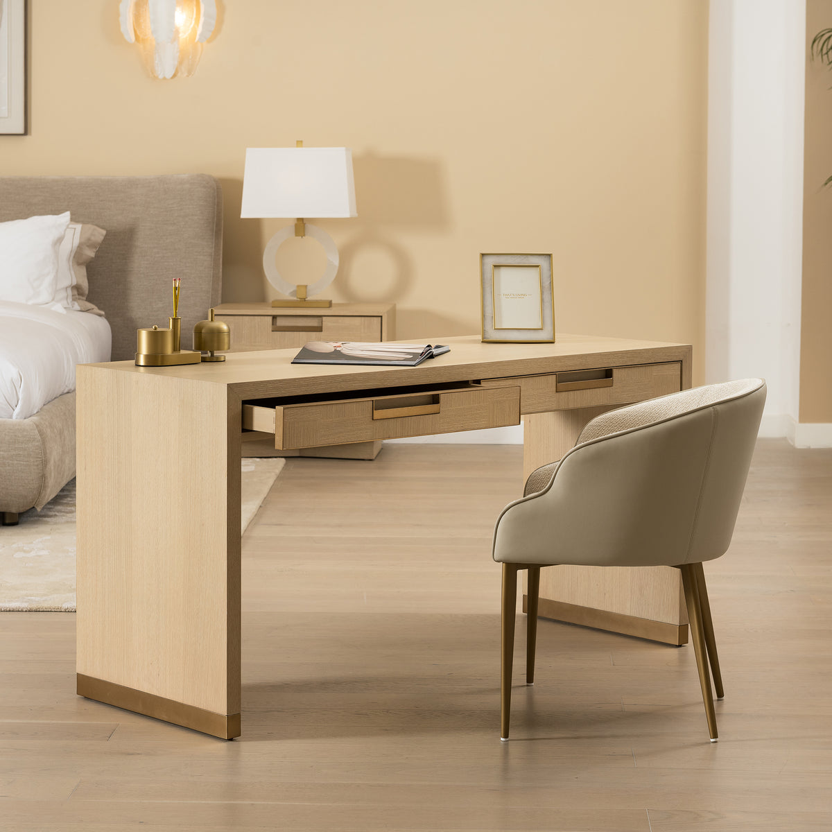 ALTO WRITING DESK